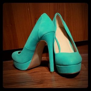 High heel stiletto pumps